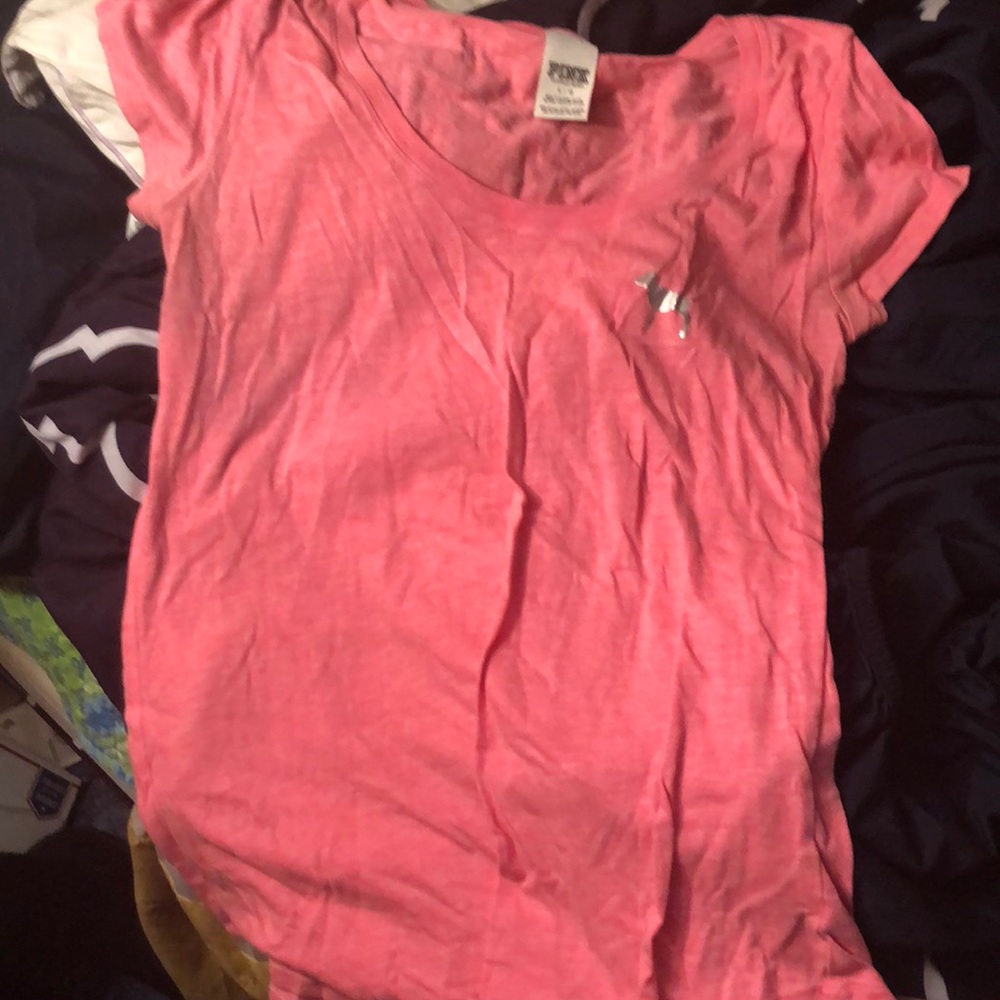 Pink t